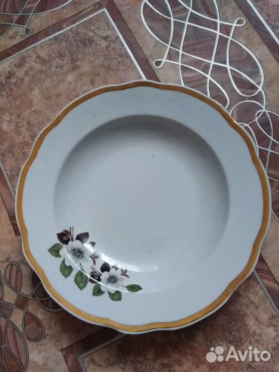 Тарелки разные