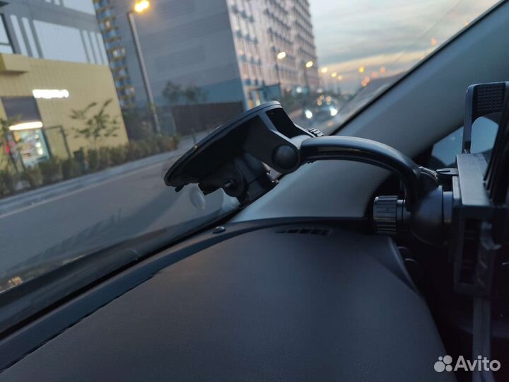 Автомобильный держатель для планшета