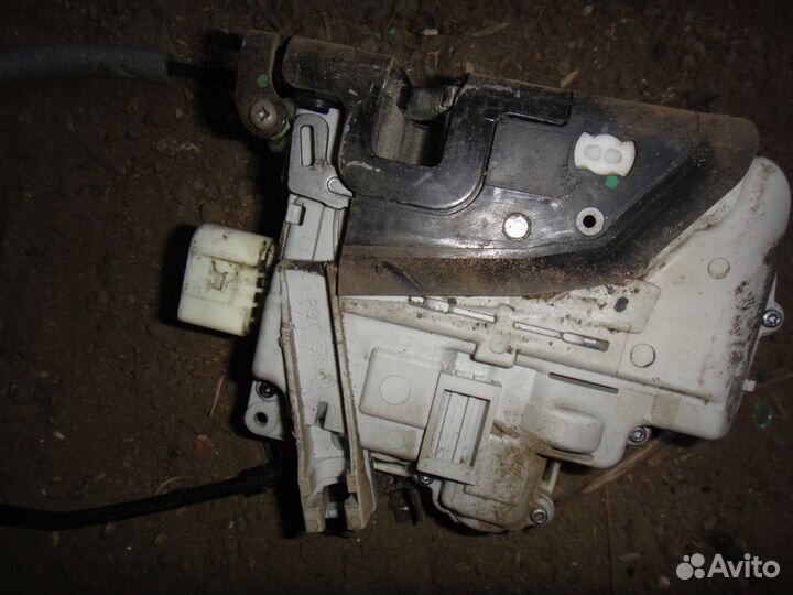 Замок двери Таурег нф Audi Q7 a6 c7