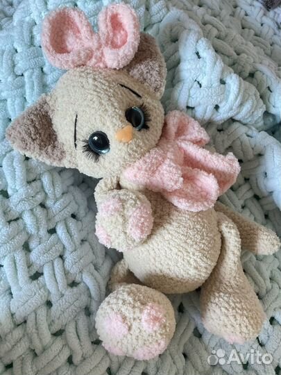 Кошечка игрушка вязанная
