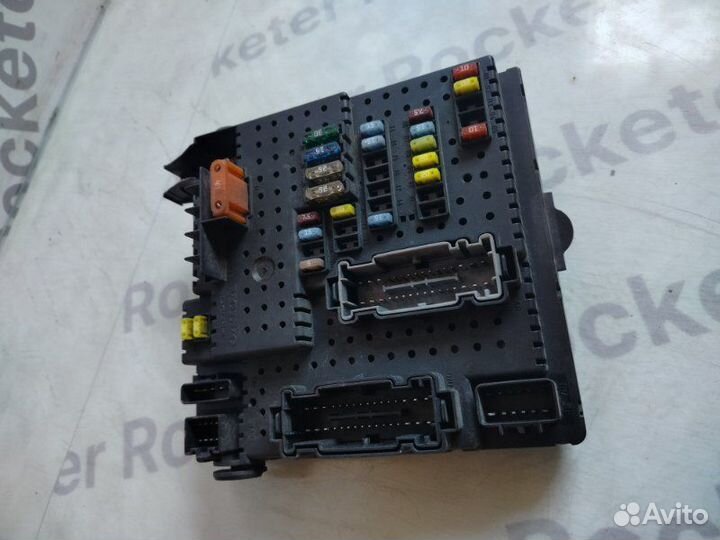 Блок предохранителей салонный Volvo Xc90 D5244T4