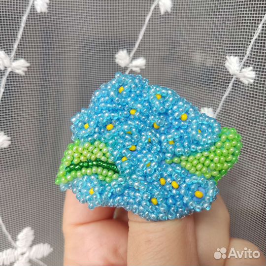 Брошь ручной работы Незабудки