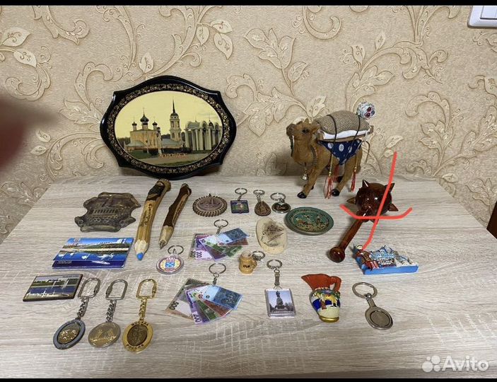 Сувениры из разных стран, городов