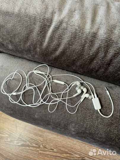 Новые оригинальные наушники Samsung 2шт