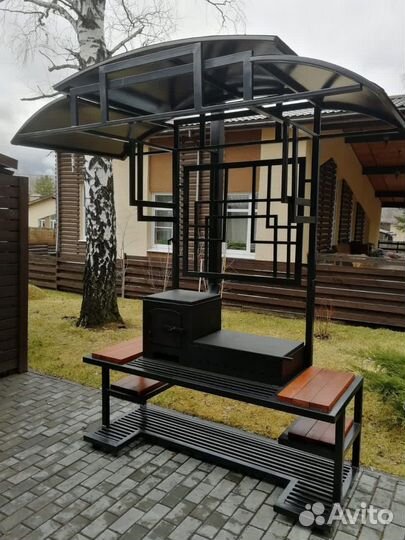 Мангал с крышей
