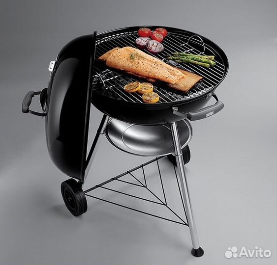 Угольный гриль Weber