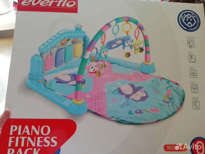 Развивающий коврик с пианино