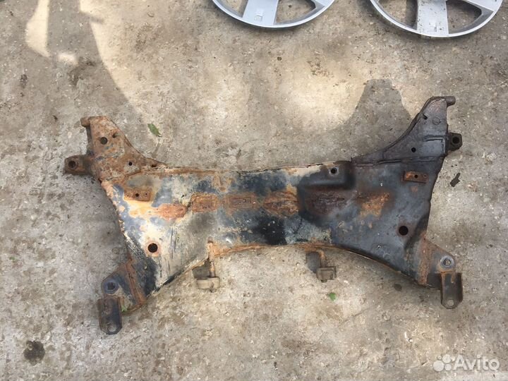 Подрамник mitsubishi lancer 9