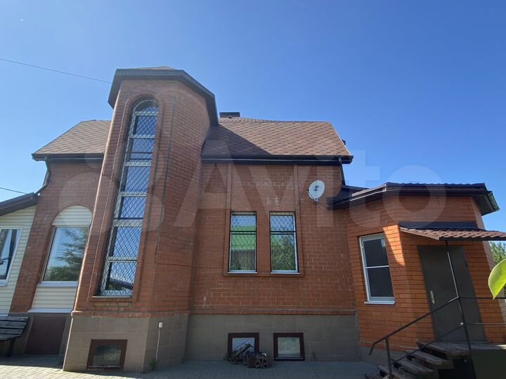 Коттедж 178 м² на участке 10 сот.