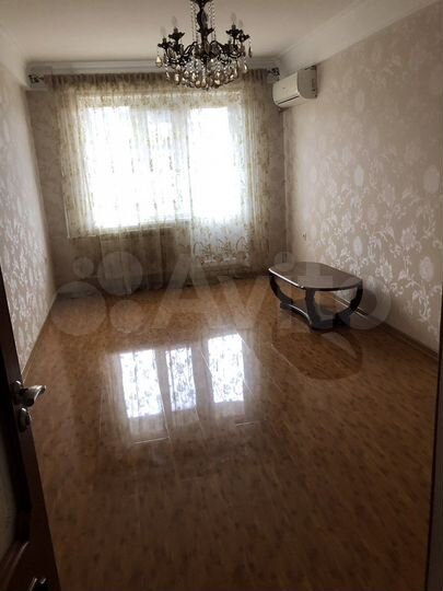 2-к. квартира, 75 м², 4/10 эт.