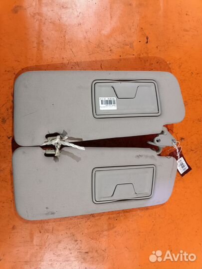 Козырек Mitsubishi Grandis NA4W