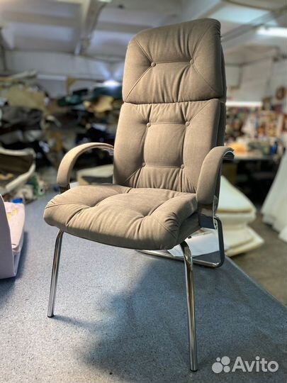 Офисное кресло