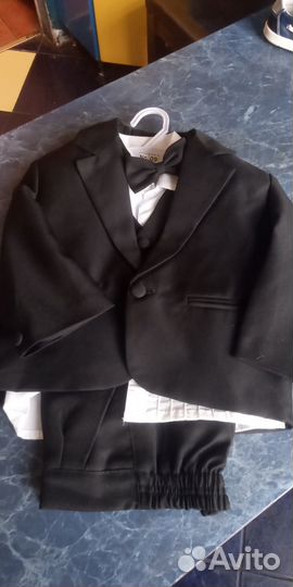 Костюм для мальчика на 2 годика новый ни разу не б