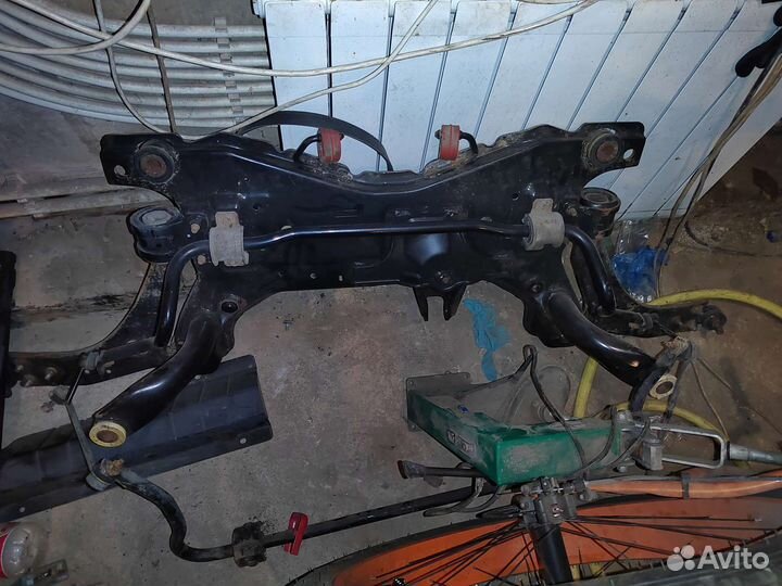 Подрамник передний Ford Focus