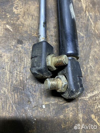 Амортизатор багажника Ока ваз 1111