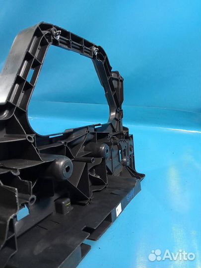 Обшивка багажника правая Land Rover Range Rover I