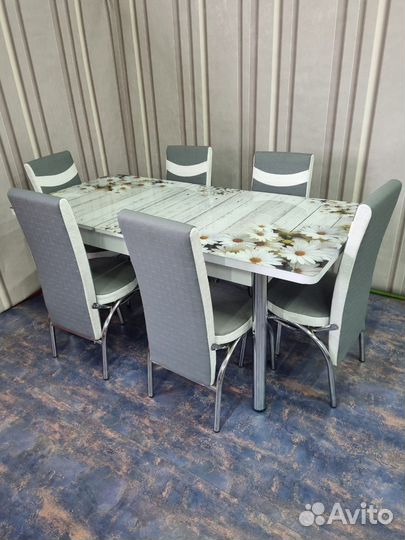 Стол раскладной и стулья