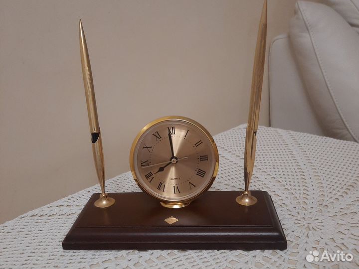 Часы настольные с 2мя ручками