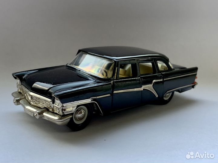 Коллекционные машинки 1 43