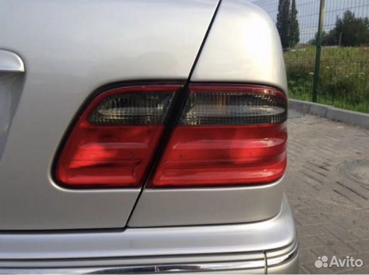 Задние стопы на mercedes 210