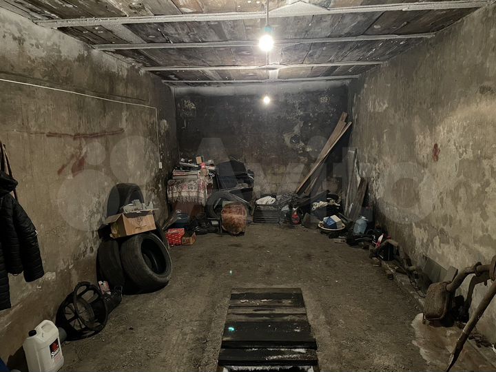 Гараж, > 30 м²