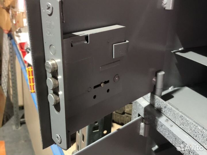 Сейф металлический