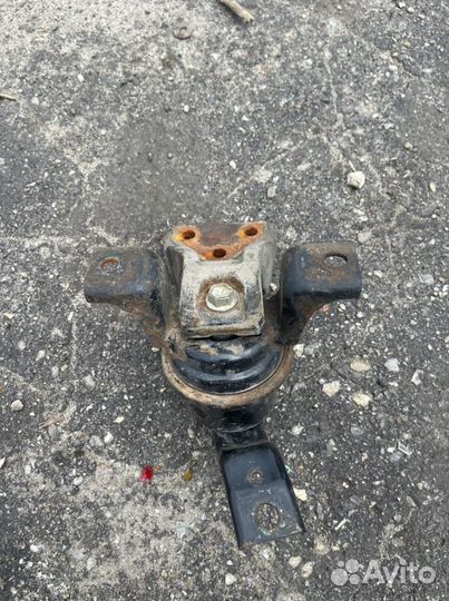 Подушка двигателя лансер 9