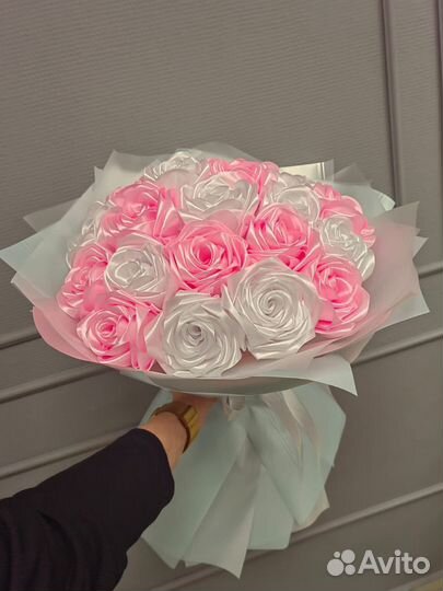 Букетик из атласных лент