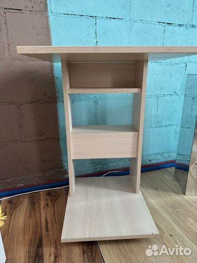 Прикроватный столик бу