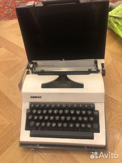 Пишущая машинка