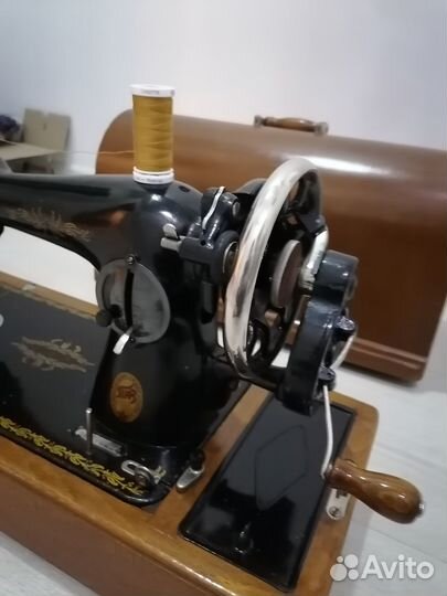 Швейная машинка зингер