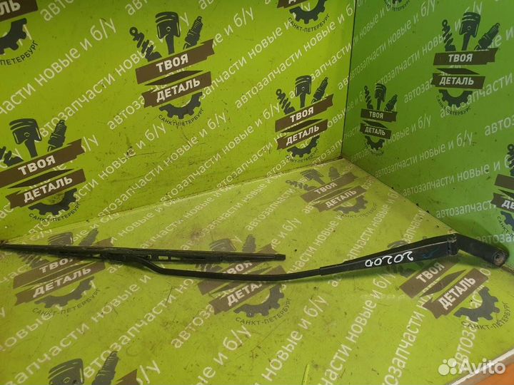 Поводок стеклоочистителя правый Volkswagen Golf 3