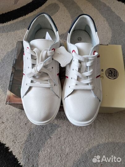 Кроссовки женские натуральная кожа 37р