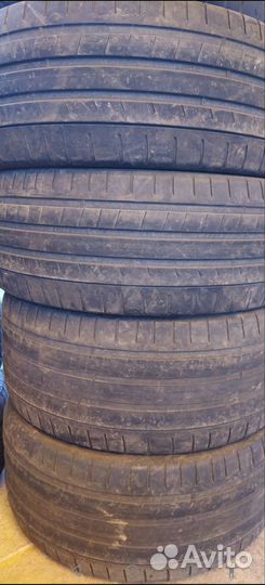 Kumho Ecsta 711 245/45 R20 и 275/40 R20
