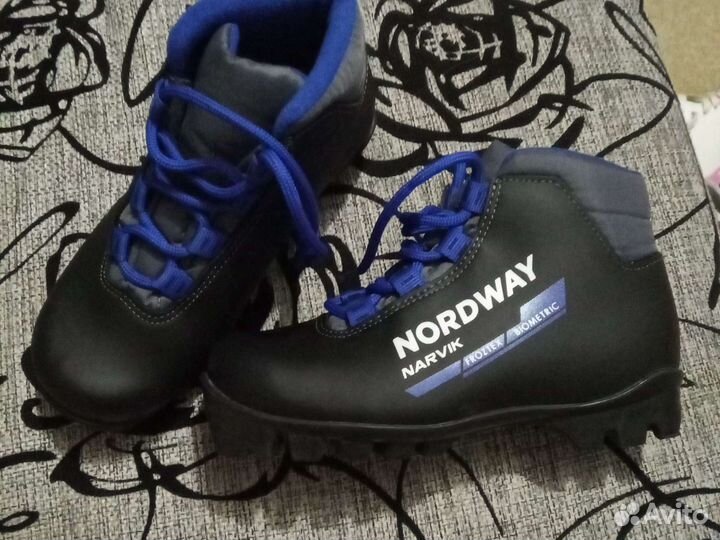 Лыжные ботинки