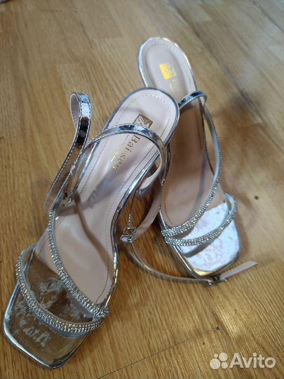 Босоножки женские 39 размер