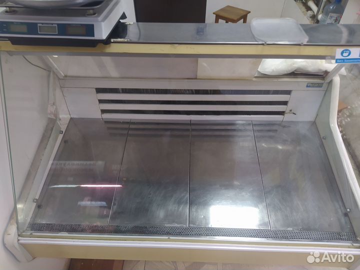 Холодильная витрина бу