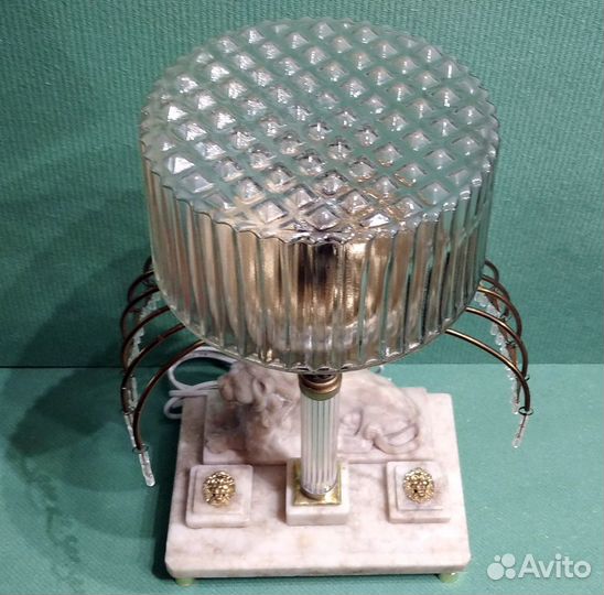 Настольная лампа 