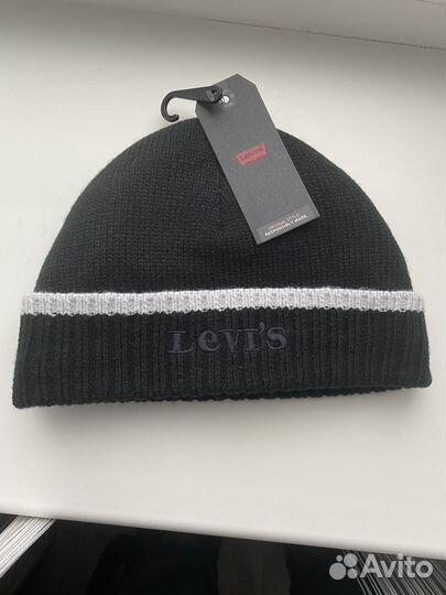Шапка levis