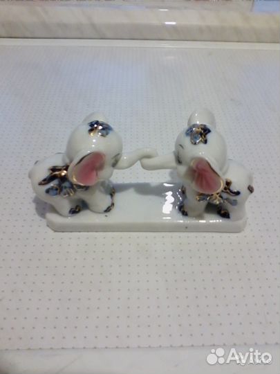 Статуэтка фарфоровая 