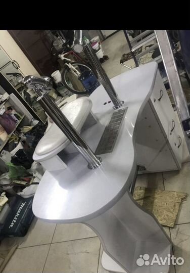 Маникюрный стол с вытяжкой бу