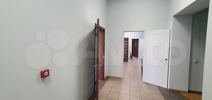 Офис с ремонтом и кабинетами, 2 этаж, 345 м2