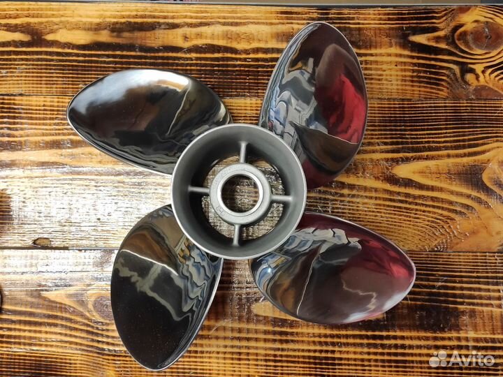 Гребной винт 150-300 л.с.; 4x14-1/4x17, сталь