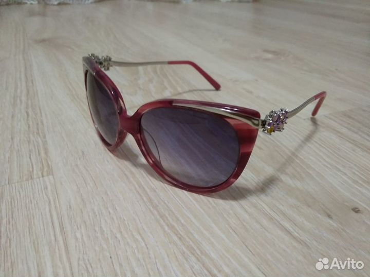 Очки солнцезащитные