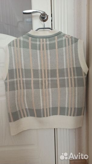 Жилет вязаный женский