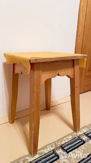Табурет деревянный, ручная работа
