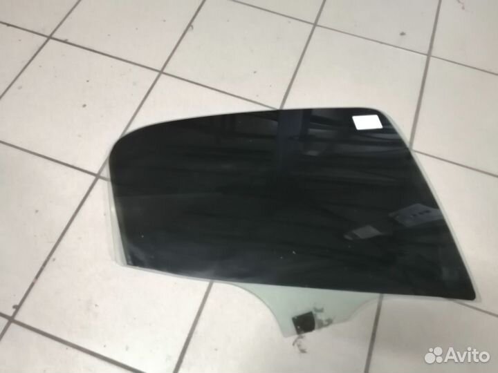 Стекло заднее правое Пежо 206 седан. Оригинал. Б/У