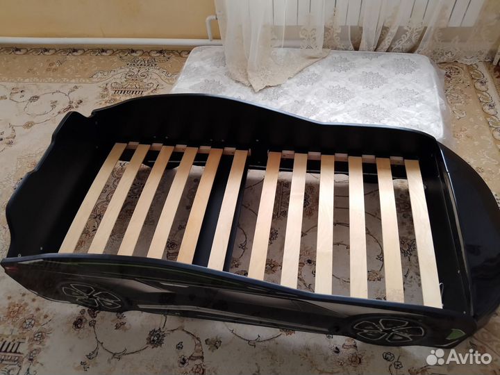 Кровать машина