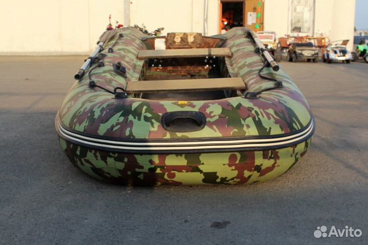 Лодка Ривьера 2900