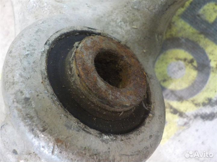 Кулак поворотный задний правый Honda Civic 4D VII